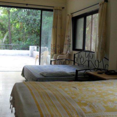 Saaj Resort Dāpoli Exteriör bild