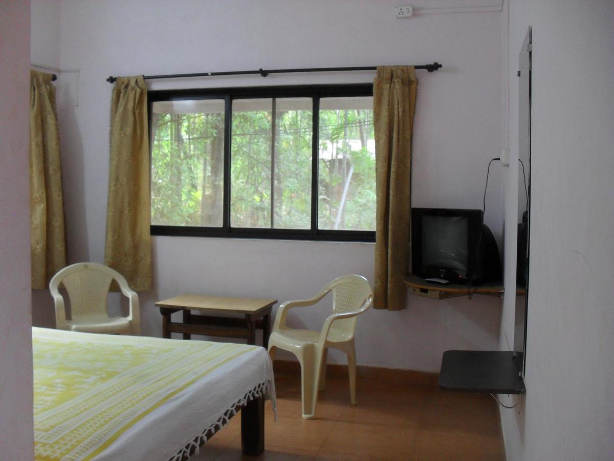 Saaj Resort Dāpoli Exteriör bild