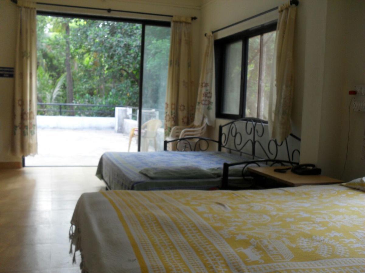 Saaj Resort Dāpoli Exteriör bild